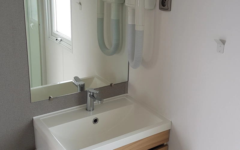 Salle de bain mobil-home en Normandie